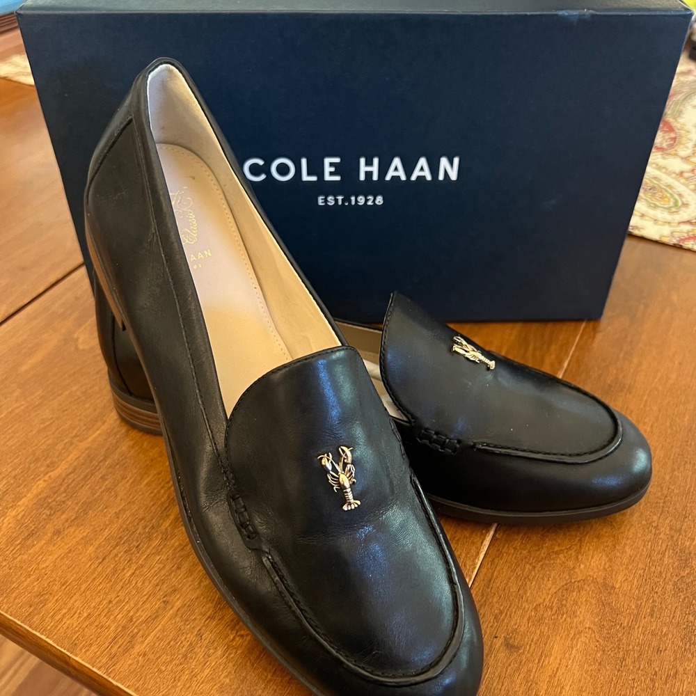 Cole Haan Pinch Lobster Loafer Black Leather Gold Hardware W11948 Womens Sz 8 B